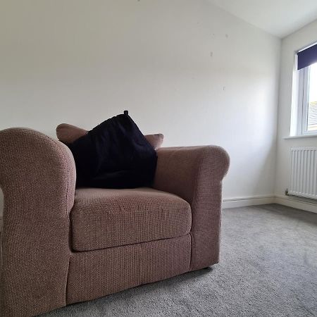 Superking Bedroom Close To The A30 Camborne Exteriör bild