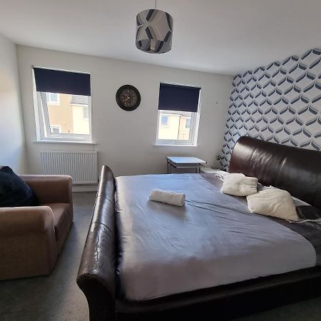 Superking Bedroom Close To The A30 Camborne Exteriör bild