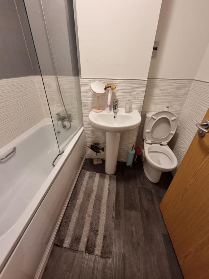 Superking Bedroom Close To The A30 Camborne Exteriör bild