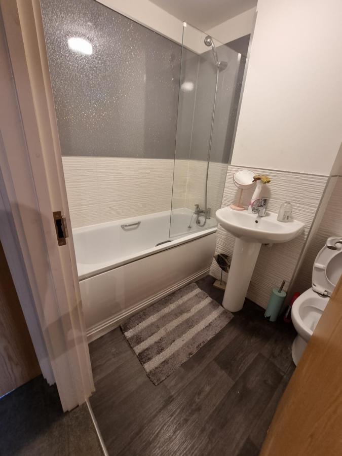 Superking Bedroom Close To The A30 Camborne Exteriör bild